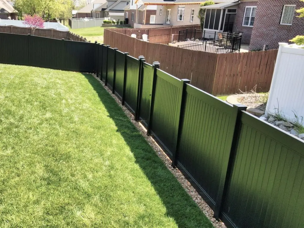 Black vinyl fence evansville indiana 1024x767