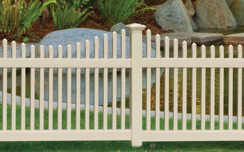 Mr. Fence vinyl scalloped picket fence