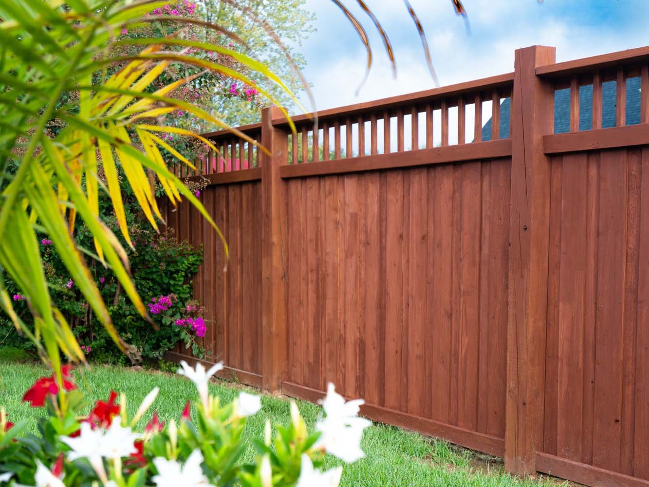 Grandview IN Spindle Top style wood fence