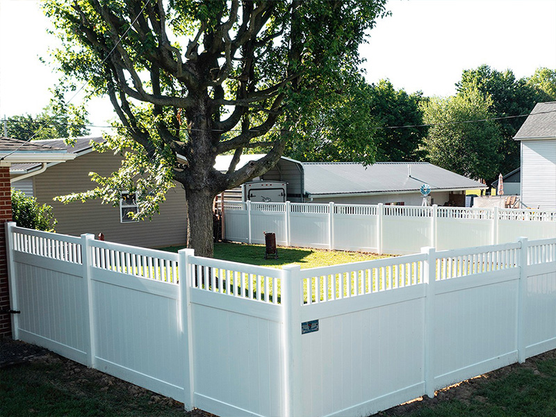 Grandview Indiana vinyl privacy fencing