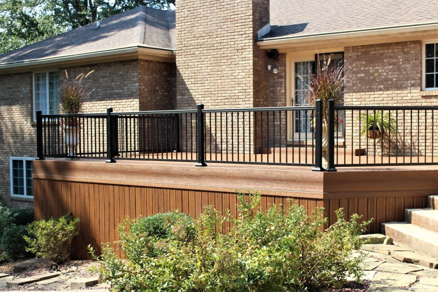 Residential wood fence company in Evansville Indiana